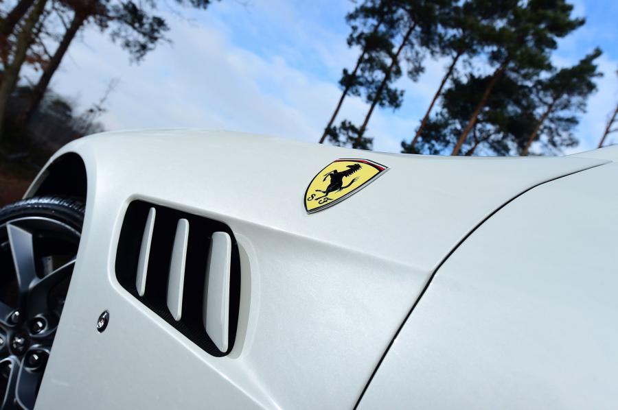 Детали экстерьера Ferrari GTC4Lusso T 2017 года  (UK) (фото 2 из 18)